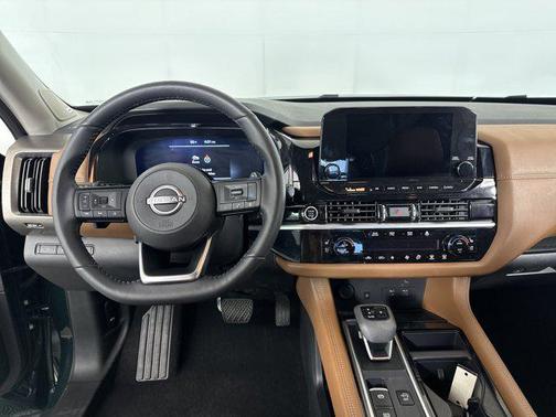 2024 Nissan Pathfinder Platinum 4WD