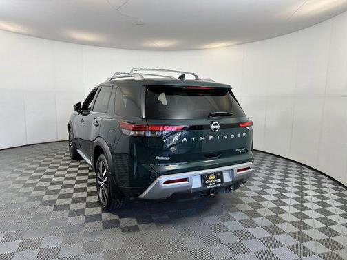 2024 Nissan Pathfinder Platinum 4WD