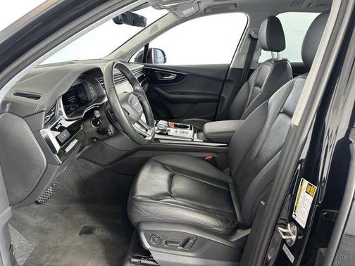 2023 Audi Q7 55 Premium Plus