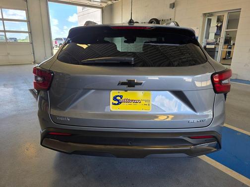 Sterling Gray Metallic 2026 Chevrolet Trax ACTIV