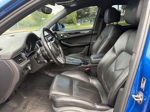 Sapphire Blue Metallic 2016 Porsche Macan Macan S