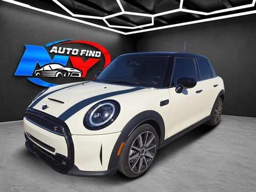 Pepper White 2022 MINI Hardtop Cooper S