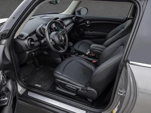 Moonwalk Grey Metallic 2019 MINI Hardtop Cooper S