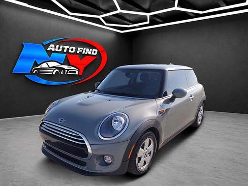Moonwalk Grey Metallic 2019 MINI Hardtop Cooper S