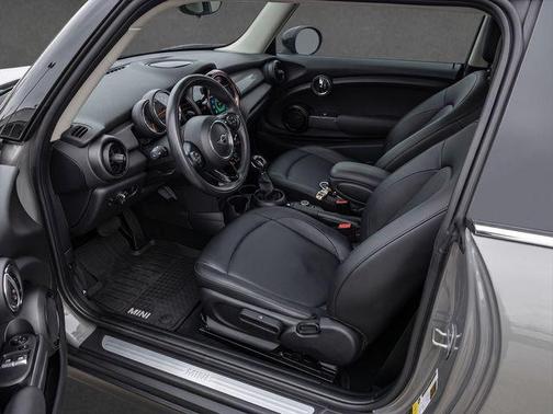Moonwalk Grey Metallic 2019 MINI Hardtop Cooper S