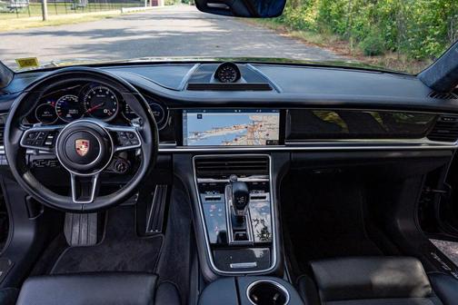 Jet Black Metallic 2018 Porsche Panamera Turbo