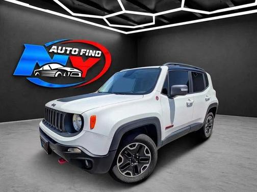 Alpine White 2017 Jeep Renegade Trailhawk