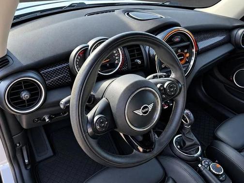 Moonwalk Gray Metallic 2015 MINI Hardtop Cooper S