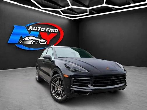Chromite Black Metallic 2023 Porsche Cayenne Platinum Edition