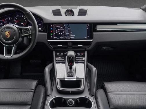 Chromite Black Metallic 2023 Porsche Cayenne Platinum Edition