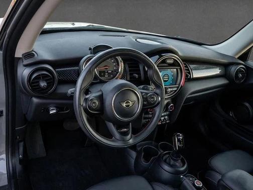 Moonwalk Grey Metallic 2020 MINI Hardtop Cooper