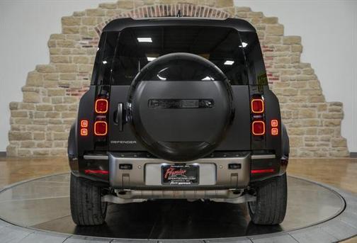 2024 Land Rover Defender 110 P400 X-Dynamic SE