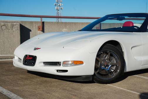 2000 Chevrolet Corvette Base