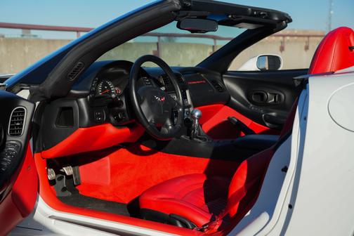 2000 Chevrolet Corvette Base