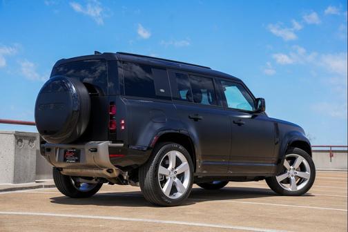2024 Land Rover Defender 110 P400 X-Dynamic SE