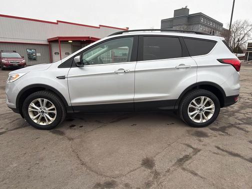Ingot Silver Metallic 2019 Ford Escape SEL
