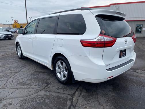 2015 Toyota Sienna LE
