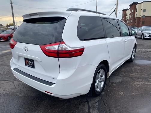 2015 Toyota Sienna LE