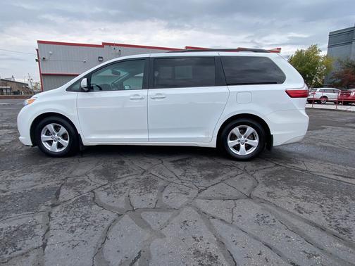 2015 Toyota Sienna LE