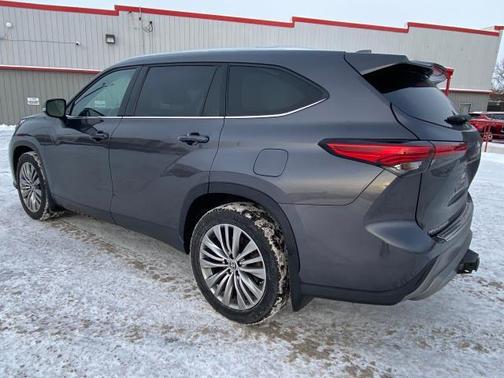 2022 Toyota Highlander Platinum