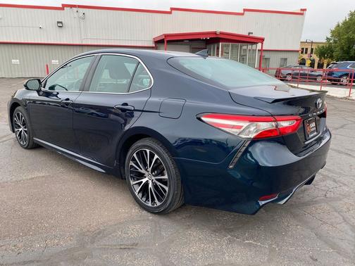 2019 Toyota Camry SE