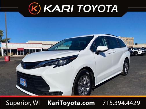 2024 Toyota Sienna LE