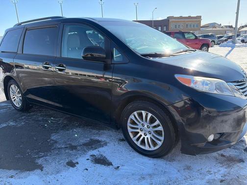2016 Toyota Sienna XLE