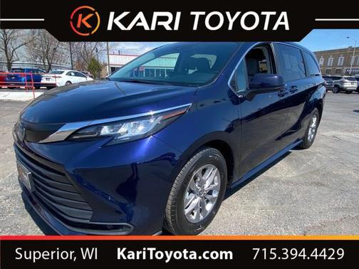 2022 Toyota Sienna LE