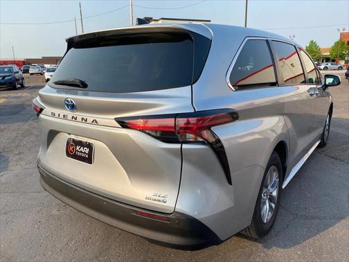 2021 Toyota Sienna XLE 7 Passenger
