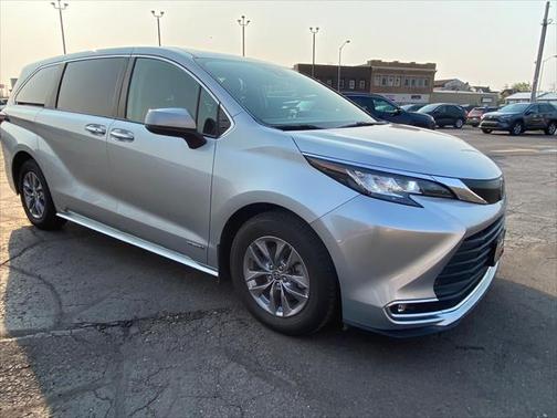 2021 Toyota Sienna XLE 7 Passenger