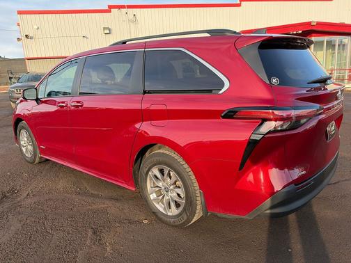 2021 Toyota Sienna XLE 7 Passenger