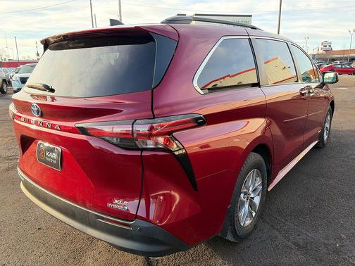 2021 Toyota Sienna XLE 7 Passenger
