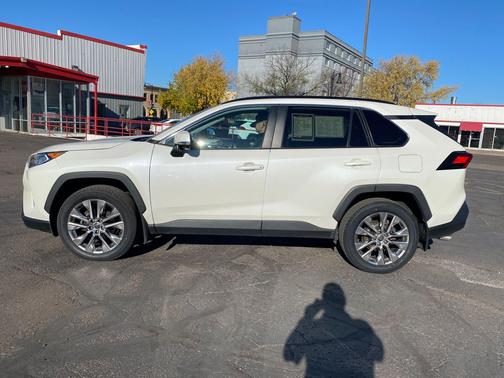 2021 Toyota RAV4 XLE Premium