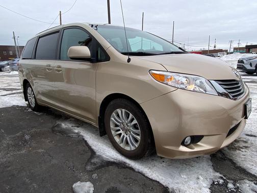 2013 Toyota Sienna XLE