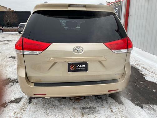 2013 Toyota Sienna XLE