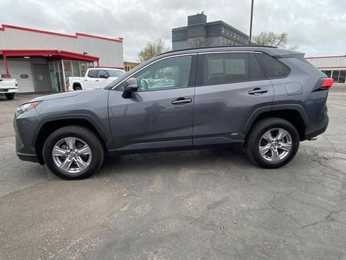 2022 Toyota RAV4 Hybrid XLE