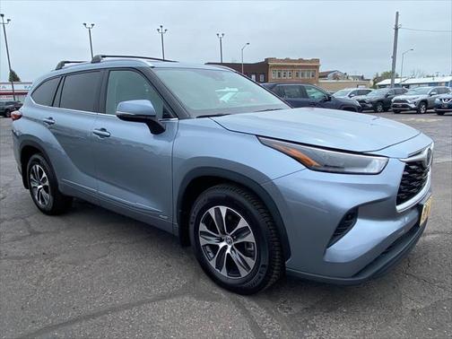 2022 Toyota Highlander Hybrid XLE