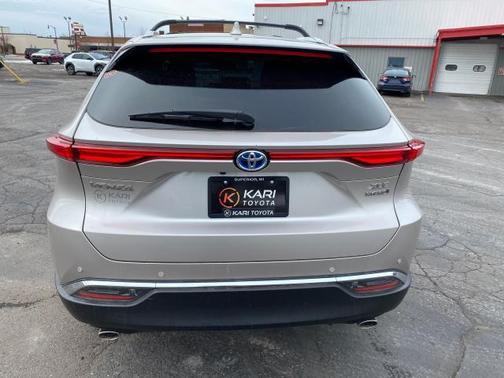 2022 Toyota Venza XLE