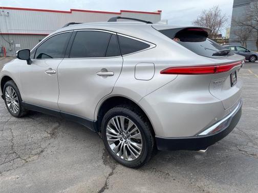 2022 Toyota Venza XLE