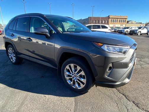 2021 Toyota RAV4 XLE Premium