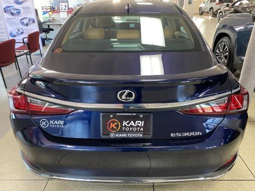 2024 Lexus ES 300h Premium