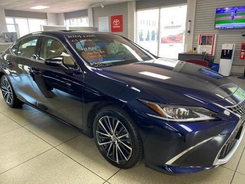 2024 Lexus ES 300h Premium