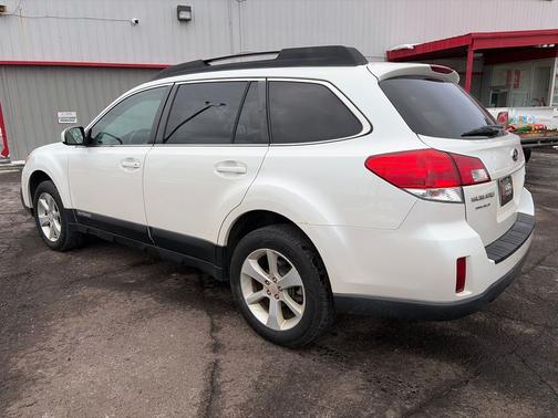 2013 Subaru Outback 2.5i Premium