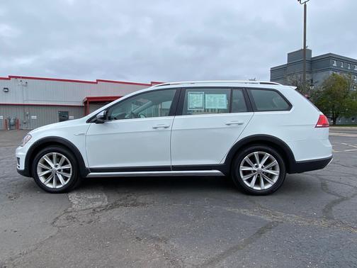 2017 Volkswagen Golf Alltrack TSI SE