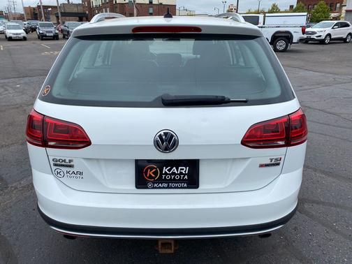 2017 Volkswagen Golf Alltrack TSI SE
