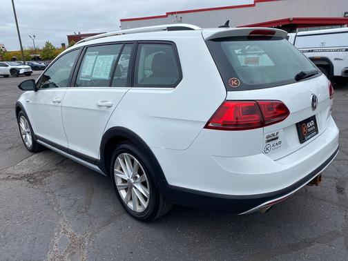 2017 Volkswagen Golf Alltrack TSI SE