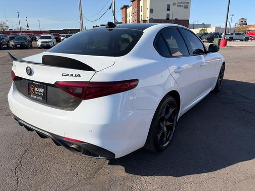 Alfa White 2018 Alfa Romeo Giulia Ti Sport
