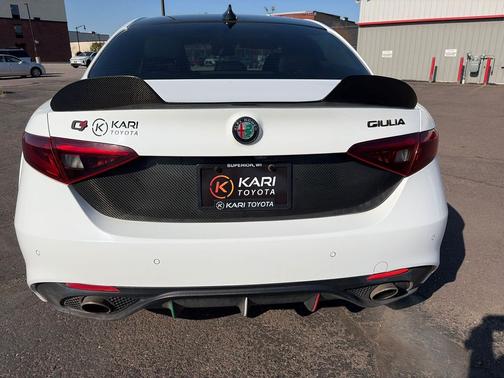 Alfa White 2018 Alfa Romeo Giulia Ti Sport