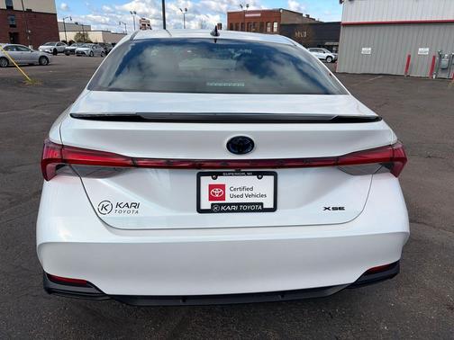 Wind Chill Pearl 2022 Toyota Avalon Hybrid XSE