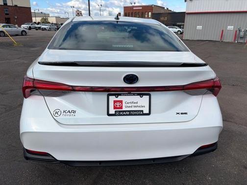Wind Chill Pearl 2022 Toyota Avalon Hybrid XSE